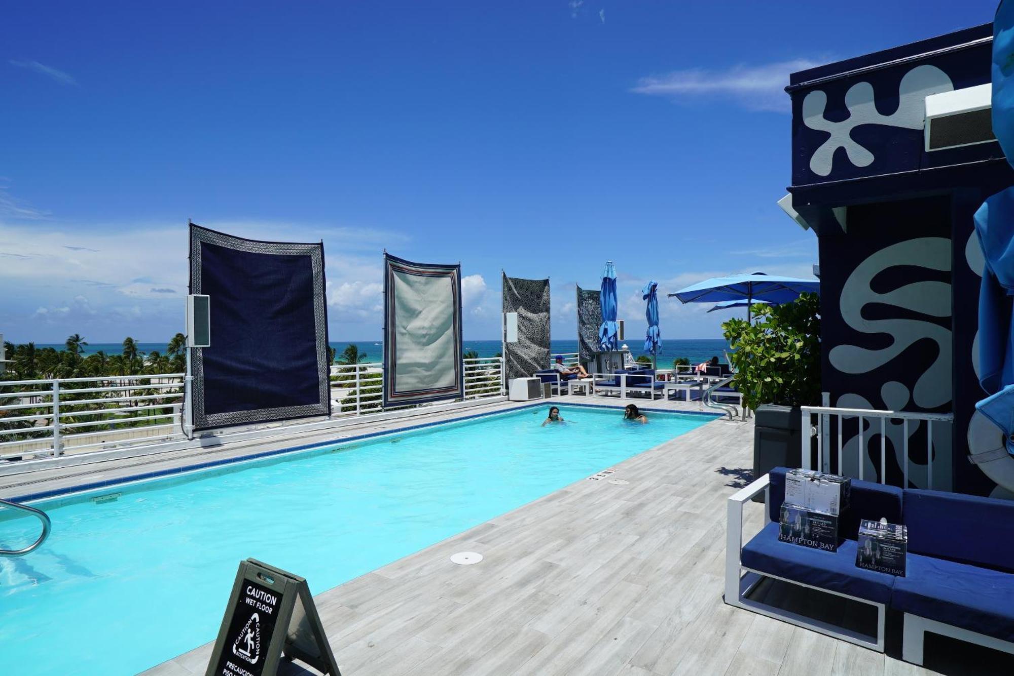 Deluxe Apartments At The Congress — Photos 2